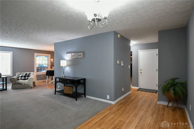 2044 Meadowside Lane, Dayton, OH 45458