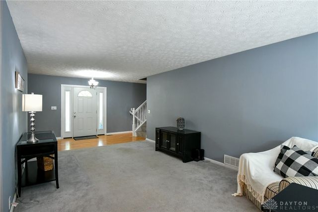 2044 Meadowside Lane, Dayton, OH 45458