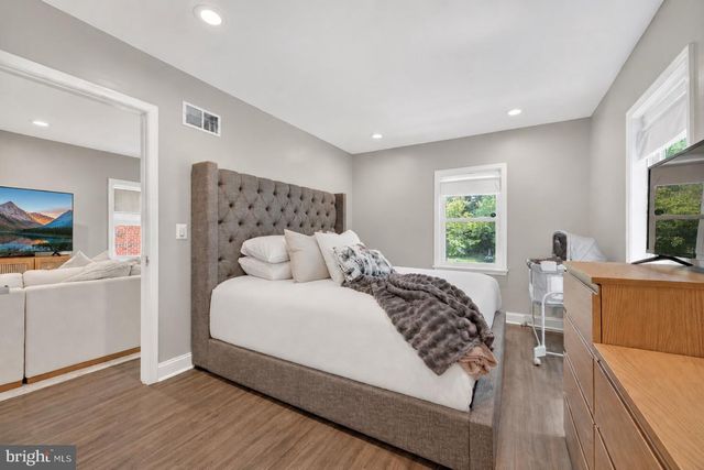 6004 CLAY ST NE, Washington, DC 20019