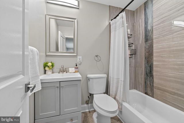6004 CLAY ST NE, Washington, DC 20019
