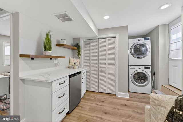 6004 CLAY ST NE, Washington, DC 20019