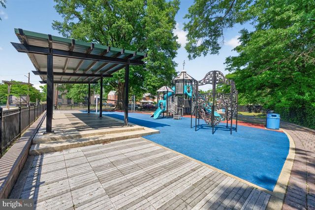 6004 CLAY ST NE, Washington, DC 20019