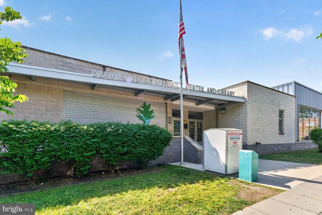 6004 CLAY ST NE, Washington, DC 20019