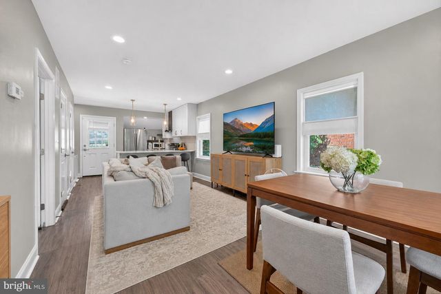 6004 CLAY ST NE, Washington, DC 20019