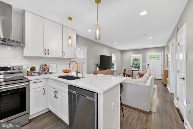 6004 CLAY ST NE, Washington, DC 20019