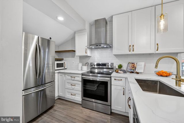 6004 CLAY ST NE, Washington, DC 20019