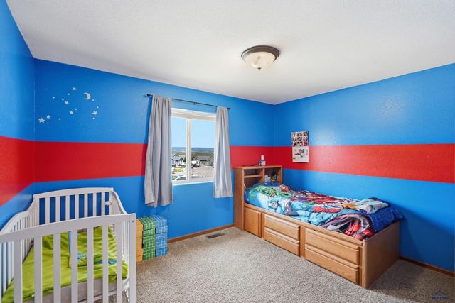 817 LONE SOLDIER RD, Box Elder, SD 57719