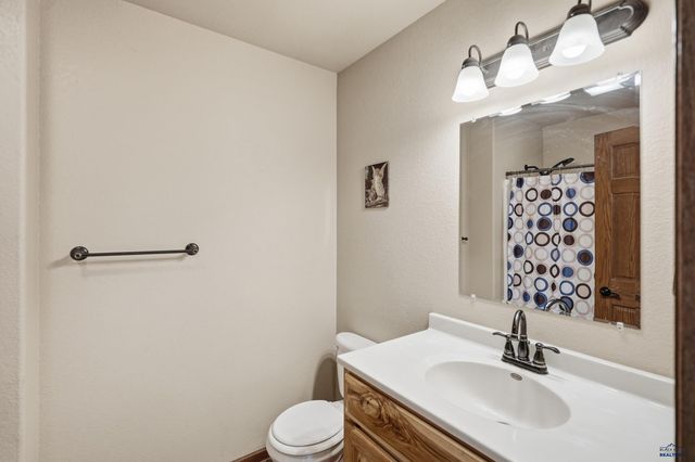 817 LONE SOLDIER RD, Box Elder, SD 57719