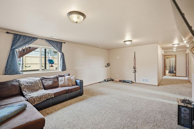 817 LONE SOLDIER RD, Box Elder, SD 57719