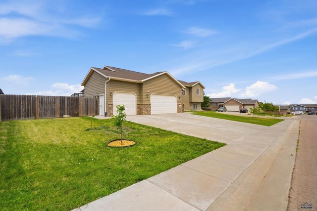 817 LONE SOLDIER RD, Box Elder, SD 57719