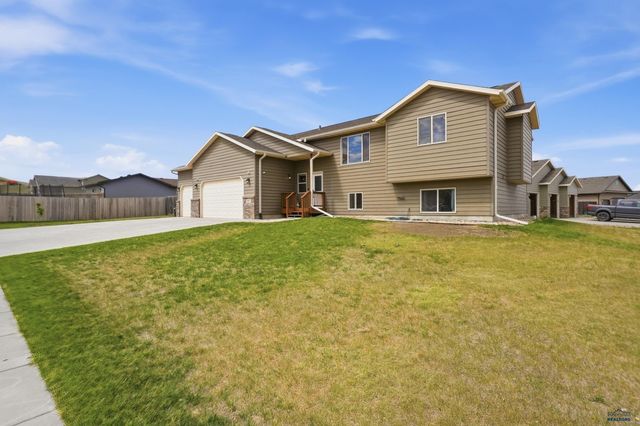 817 LONE SOLDIER RD, Box Elder, SD 57719