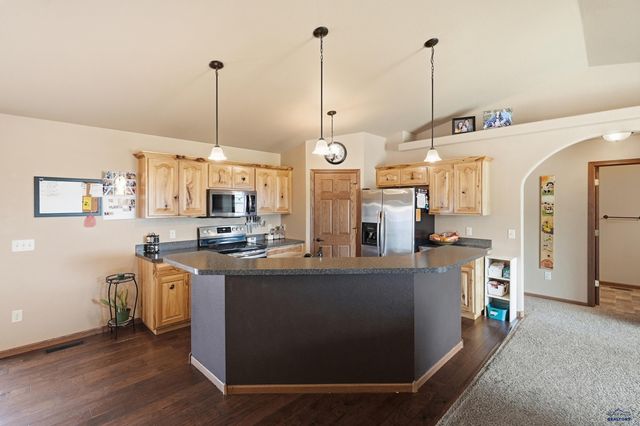 817 LONE SOLDIER RD, Box Elder, SD 57719