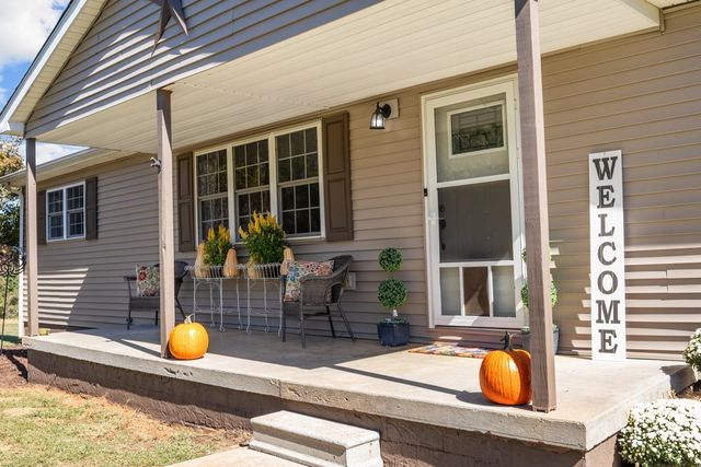 365 Little Benton Rd, Mansfield, TN 38236