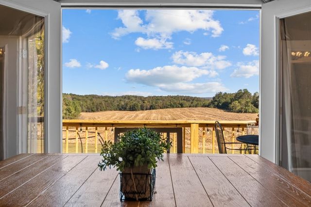 365 Little Benton Rd, Mansfield, TN 38236