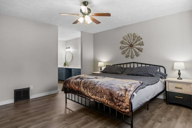 365 Little Benton Rd, Mansfield, TN 38236