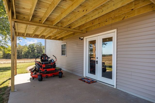 365 Little Benton Rd, Mansfield, TN 38236