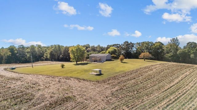 365 Little Benton Rd, Mansfield, TN 38236