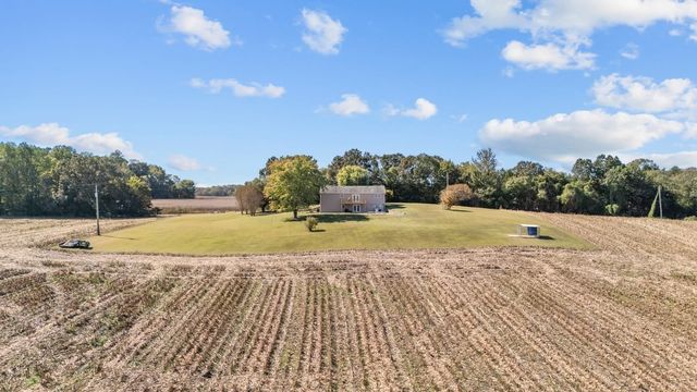 365 Little Benton Rd, Mansfield, TN 38236