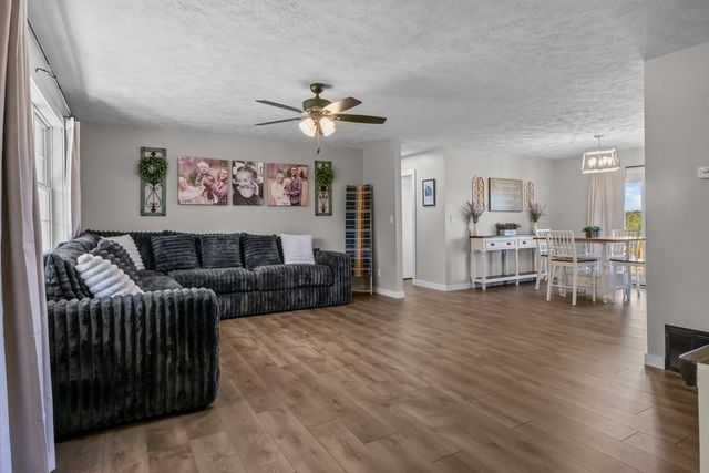 365 Little Benton Rd, Mansfield, TN 38236