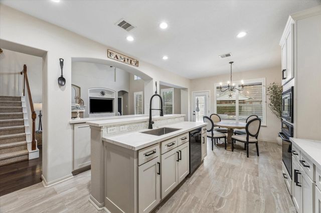 3412 Monarch Meadow Lane, Pearland, TX 77581