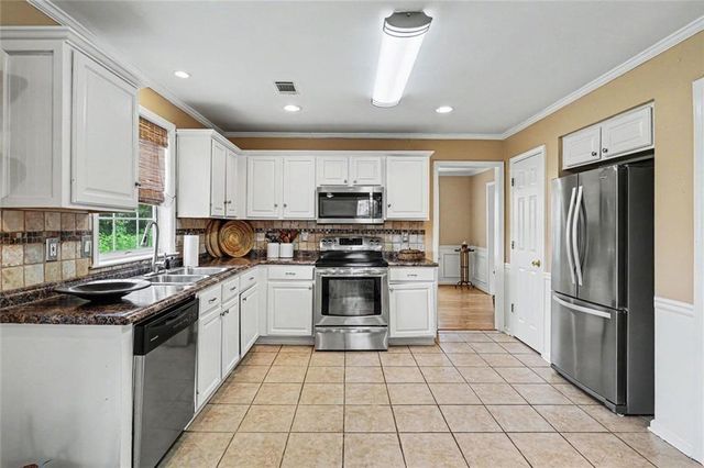 10043 Clearwater Trail, Jonesboro, GA 30238
