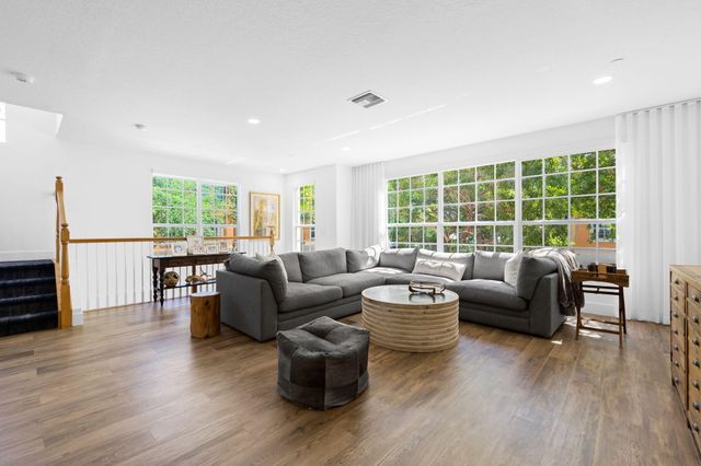5675 NE Trieste Way, Boca Raton, FL 33487