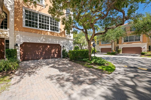 5675 NE Trieste Way, Boca Raton, FL 33487