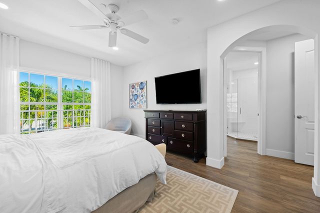 5675 NE Trieste Way, Boca Raton, FL 33487