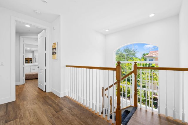 5675 NE Trieste Way, Boca Raton, FL 33487