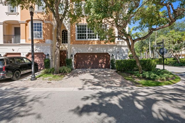 5675 NE Trieste Way, Boca Raton, FL 33487