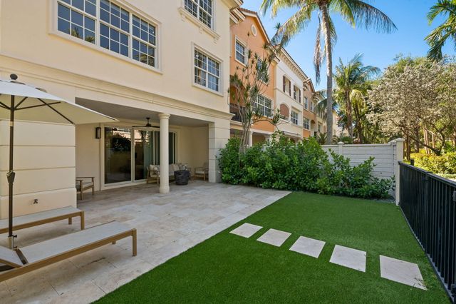 5675 NE Trieste Way, Boca Raton, FL 33487