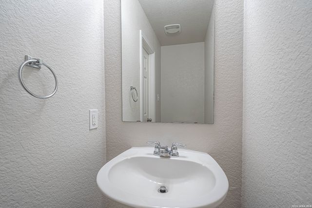 10915 CIMARRON CV, Universal City, TX 78148