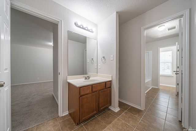 10915 CIMARRON CV, Universal City, TX 78148