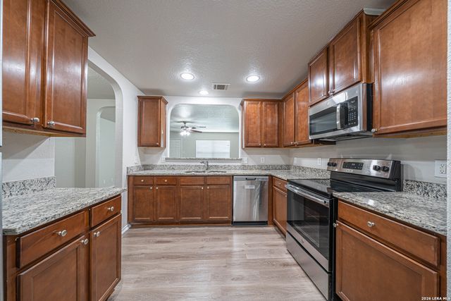 10915 CIMARRON CV, Universal City, TX 78148