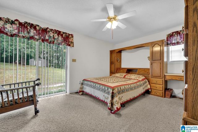 1011 CROSSHILL LANE, Warrior, AL 35180
