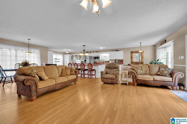 1011 CROSSHILL LANE, Warrior, AL 35180