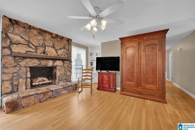 1011 CROSSHILL LANE, Warrior, AL 35180