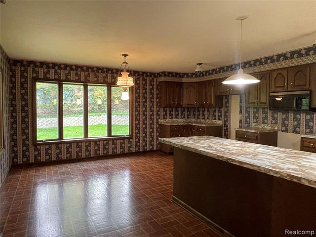 46151 Bloomcrest Drive, Northville, MI 48167
