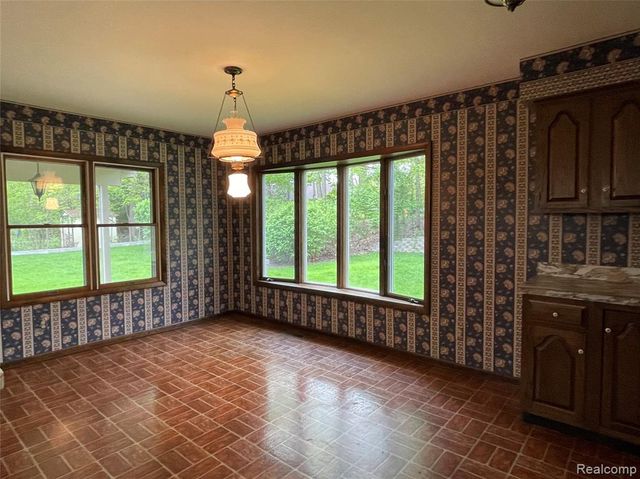 46151 Bloomcrest Drive, Northville, MI 48167