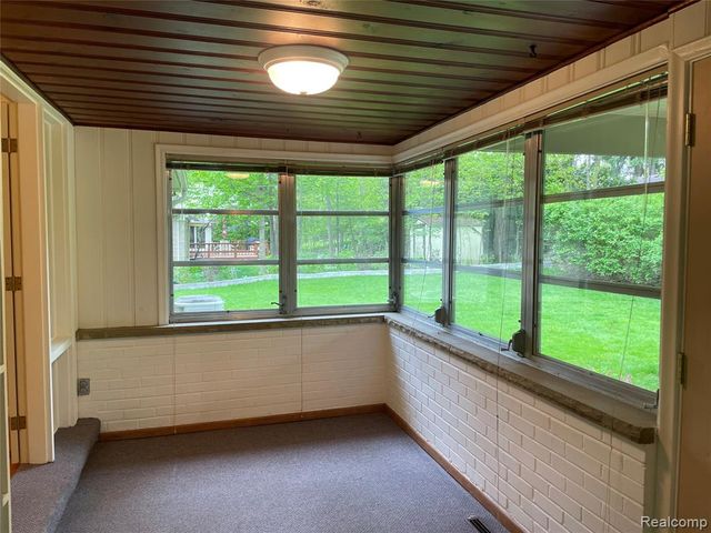 46151 Bloomcrest Drive, Northville, MI 48167