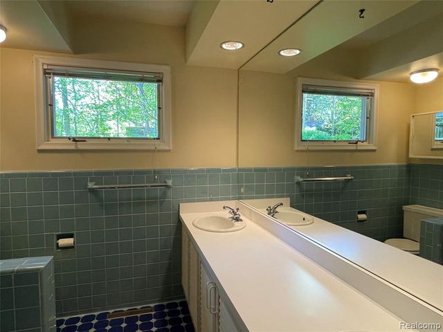 46151 Bloomcrest Drive, Northville, MI 48167