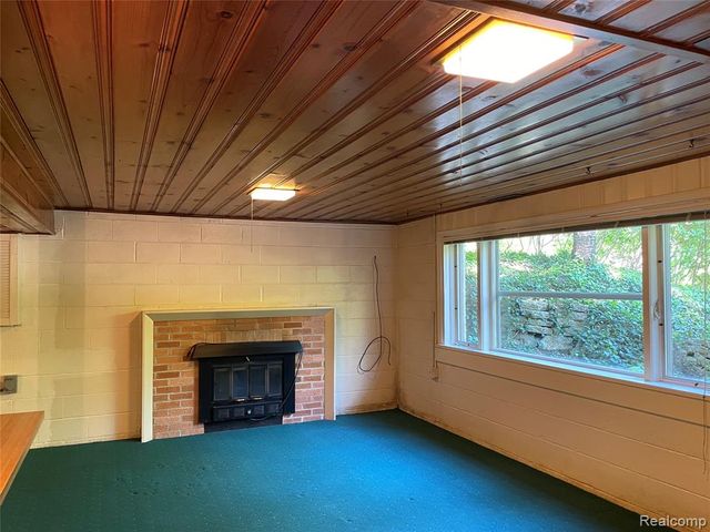 46151 Bloomcrest Drive, Northville, MI 48167