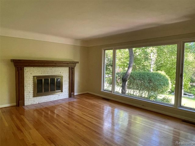 46151 Bloomcrest Drive, Northville, MI 48167
