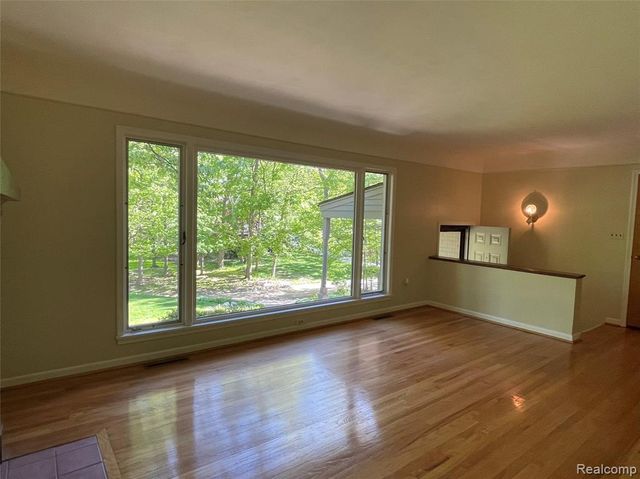 46151 Bloomcrest Drive, Northville, MI 48167