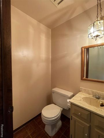 46151 Bloomcrest Drive, Northville, MI 48167