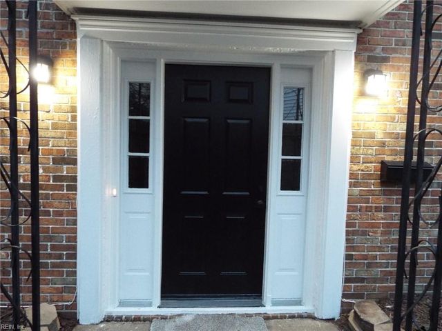 5865 Pickering ST, Virginia Beach, VA 23462