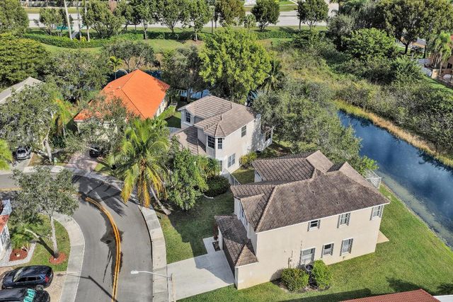 2389 NW 162nd Terrace, Pembroke Pines, FL 33028