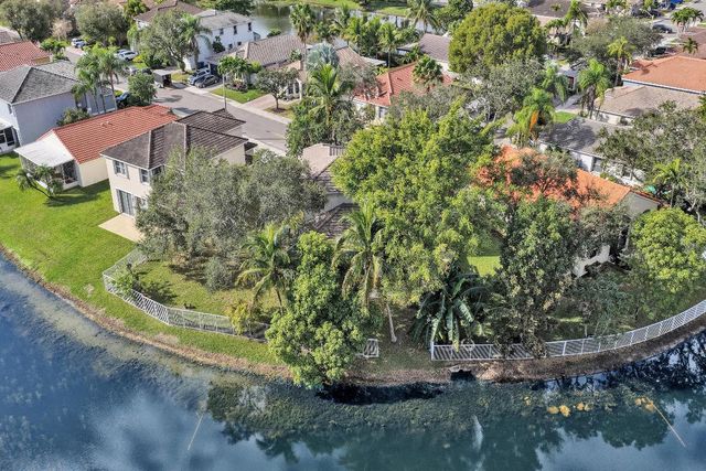 2389 NW 162nd Terrace, Pembroke Pines, FL 33028