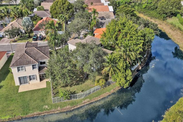 2389 NW 162nd Terrace, Pembroke Pines, FL 33028