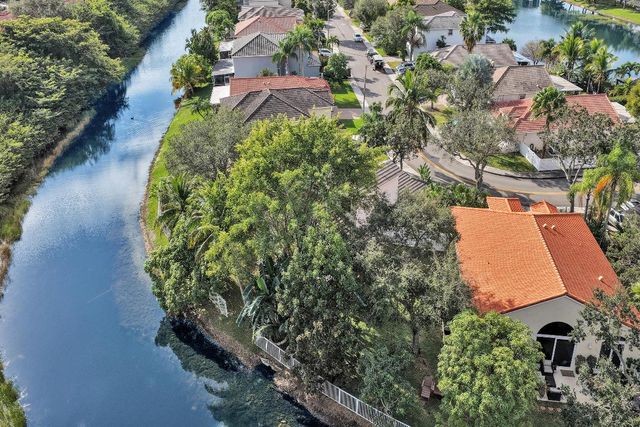 2389 NW 162nd Terrace, Pembroke Pines, FL 33028